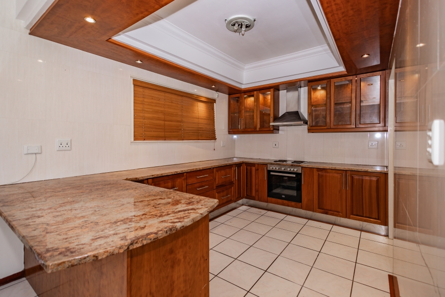 To Let 3 Bedroom Property for Rent in Loevenstein Western Cape